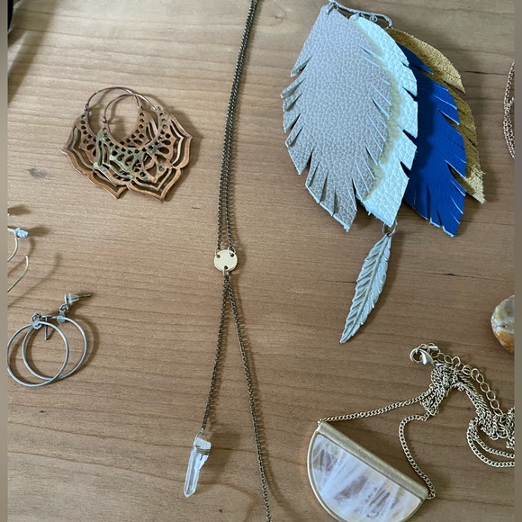 Jewelry bundle!! - Picture 3 of 4